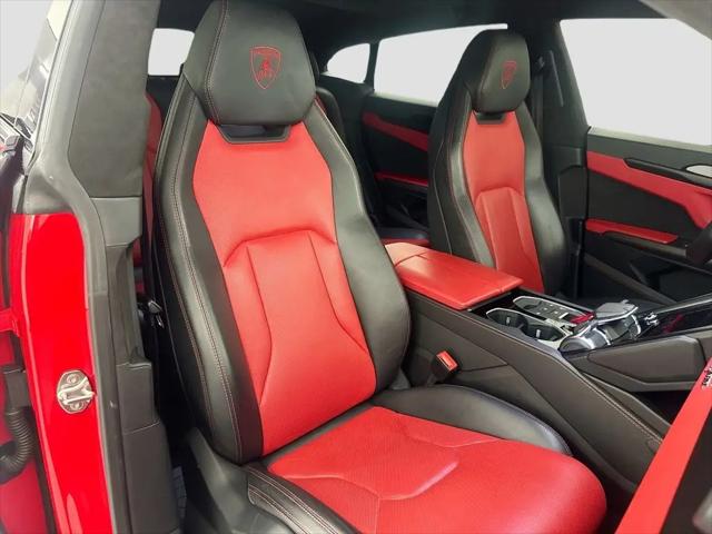 2022 Lamborghini Urus Standard