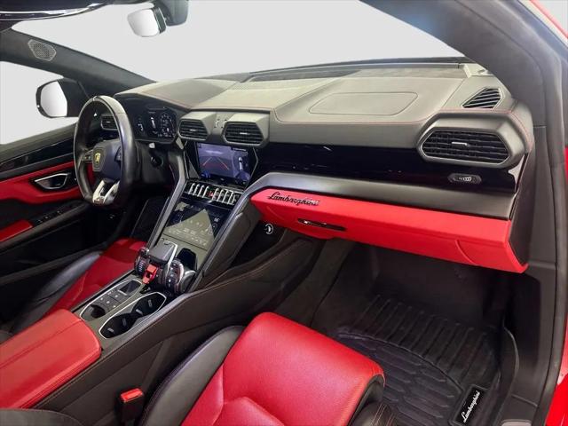 2022 Lamborghini Urus Standard