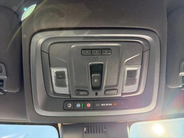 2022 GMC Sierra 1500 4WD Crew Cab Short Box AT4