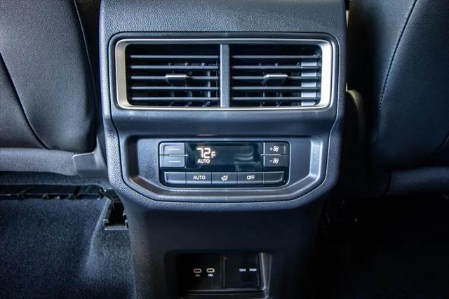 2026 Volkswagen Atlas Peak Edition