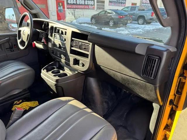 2021 GMC Savana Cutaway Work Van