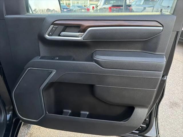 2025 GMC Sierra 1500 4WD Crew Cab Short Box SLT