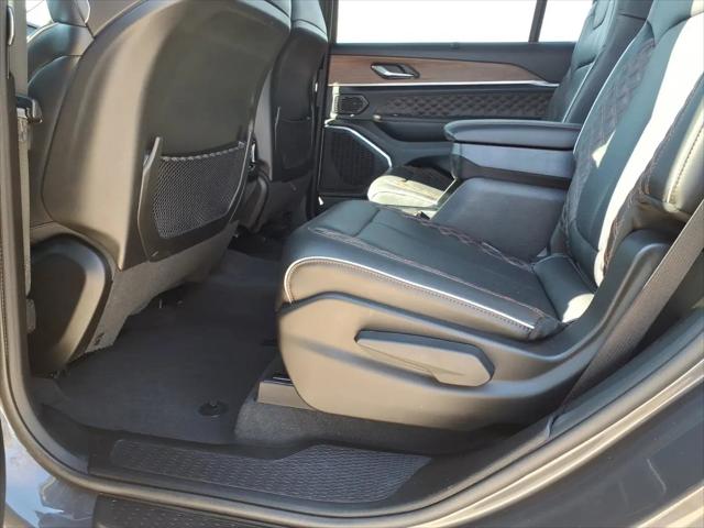 2022 Jeep Grand Cherokee L Summit 4x4