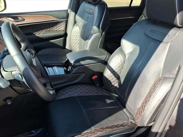 2022 Jeep Grand Cherokee L Summit 4x4