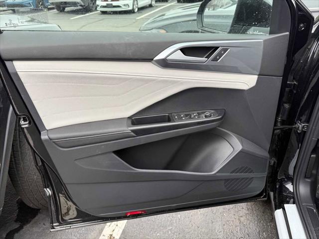 2026 Volkswagen Taos SEL