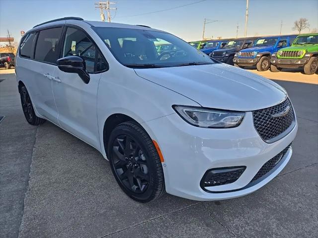 2026 Chrysler Pacifica Select AWD