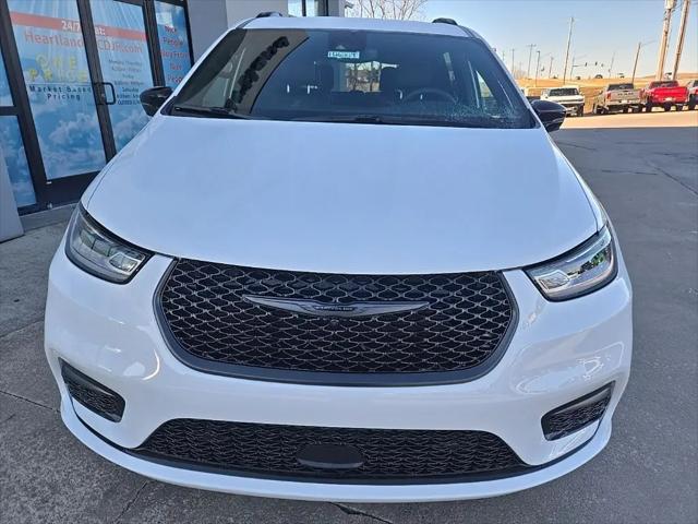 2026 Chrysler Pacifica Select AWD