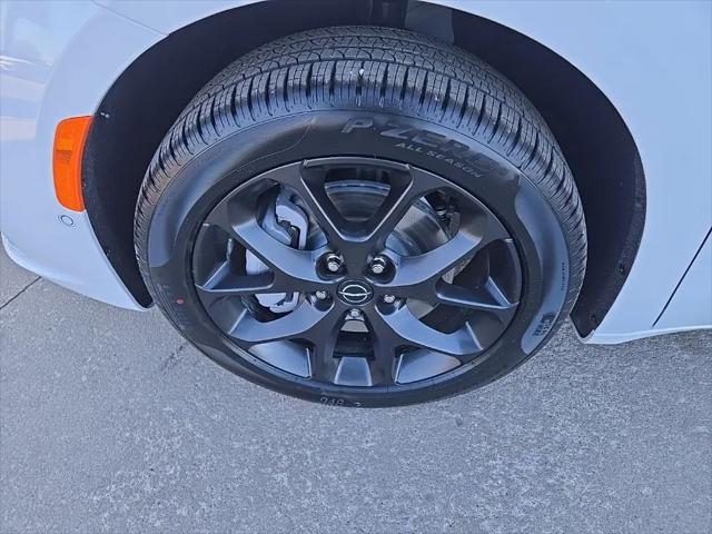 2026 Chrysler Pacifica Select AWD