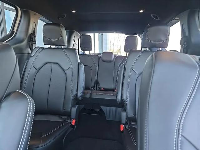 2026 Chrysler Pacifica Select AWD