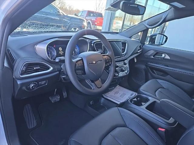 2026 Chrysler Pacifica Select AWD