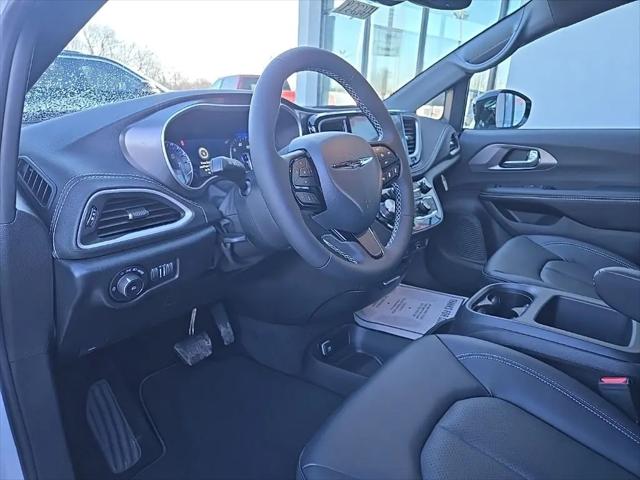 2026 Chrysler Pacifica Select AWD
