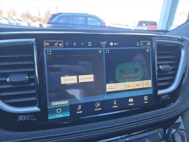 2026 Chrysler Pacifica Select AWD