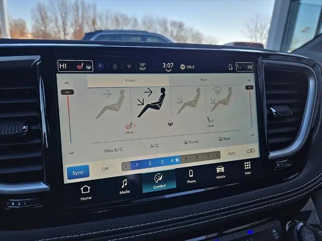 2026 Chrysler Pacifica Select AWD