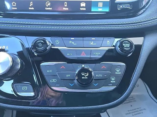 2026 Chrysler Pacifica Select AWD