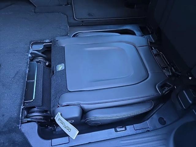 2026 Chrysler Pacifica Select AWD