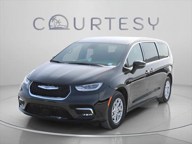 2025 Chrysler Pacifica Select for sale in Tampa, FL