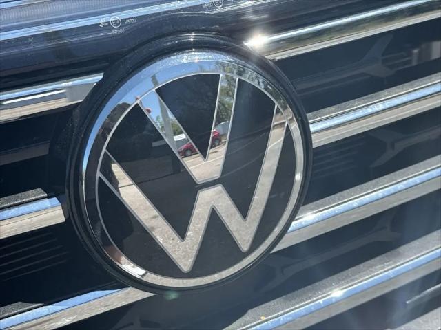2026 Volkswagen Atlas SE with Technology
