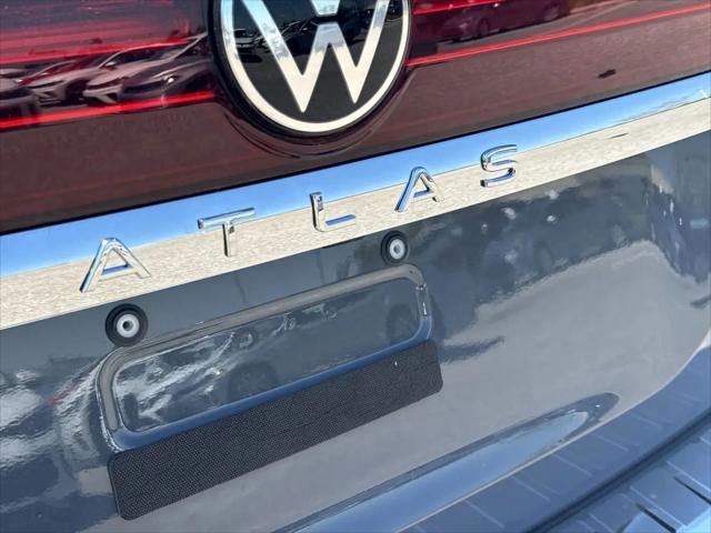 2026 Volkswagen Atlas SE with Technology