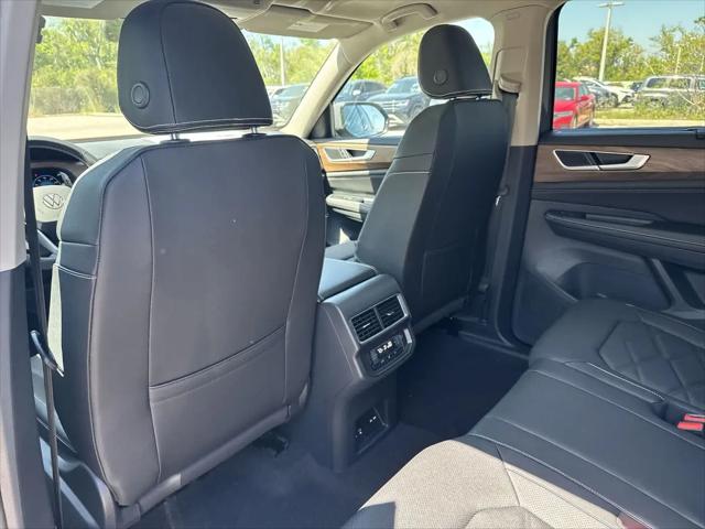 2026 Volkswagen Atlas SE with Technology