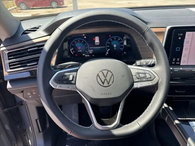 2026 Volkswagen Atlas SE with Technology