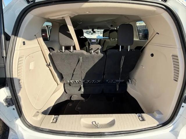 2022 Chrysler Voyager LX