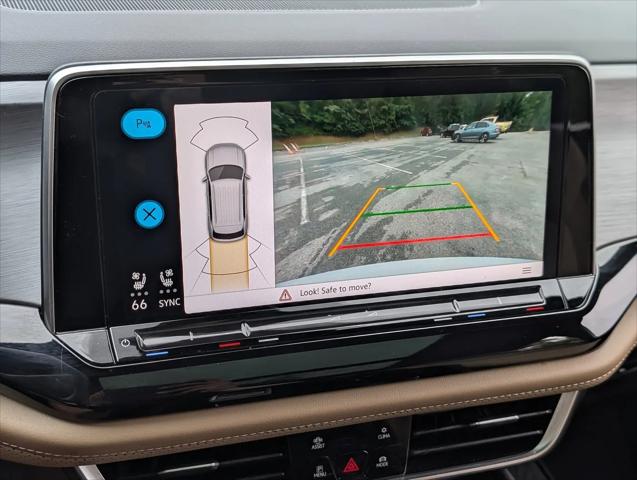2025 Volkswagen Atlas Cross Sport 2.0T SE w/Technology