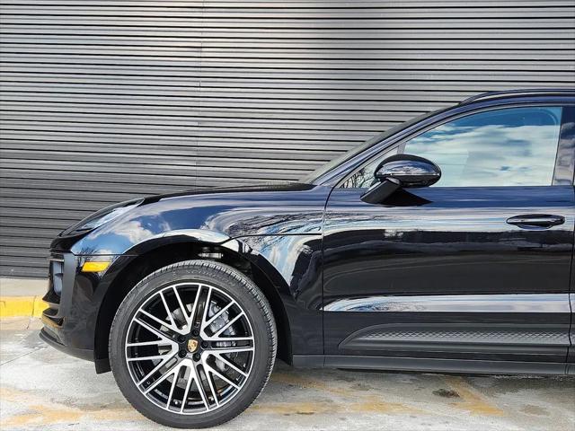 2025 Porsche Macan Unknown