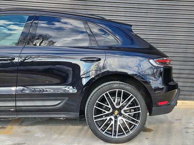 2025 Porsche Macan Unknown