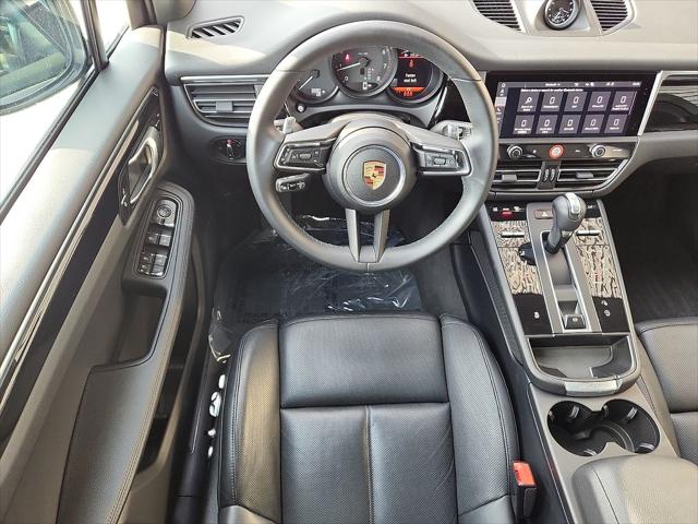 2025 Porsche Macan Unknown