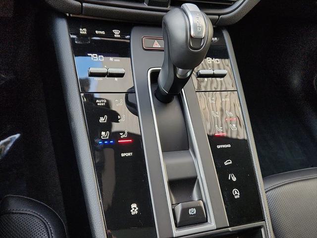 2025 Porsche Macan Unknown