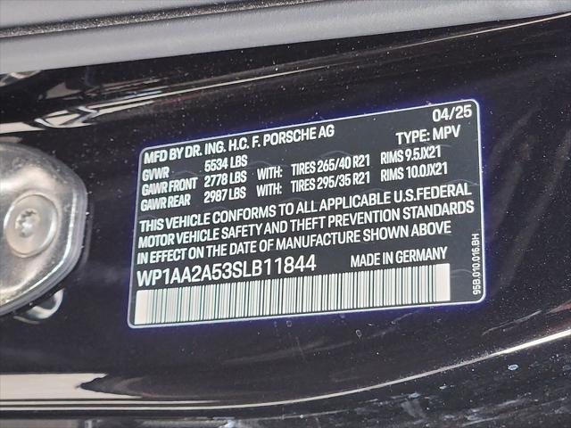2025 Porsche Macan Unknown