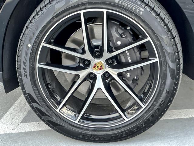 2026 Porsche Macan Unknown