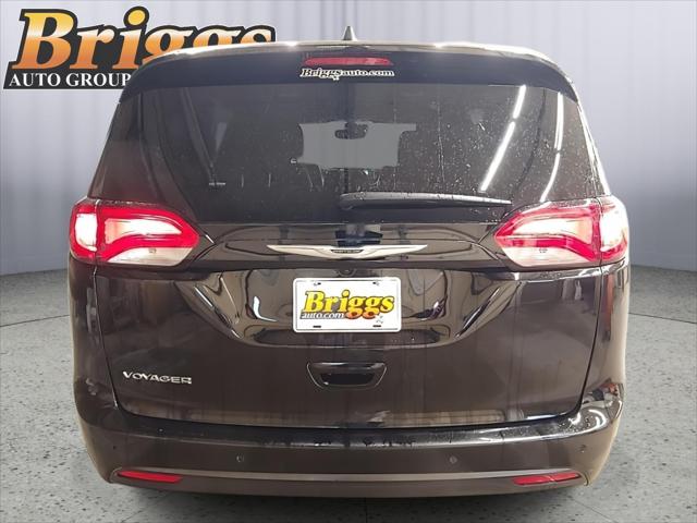 2025 Chrysler Voyager LX