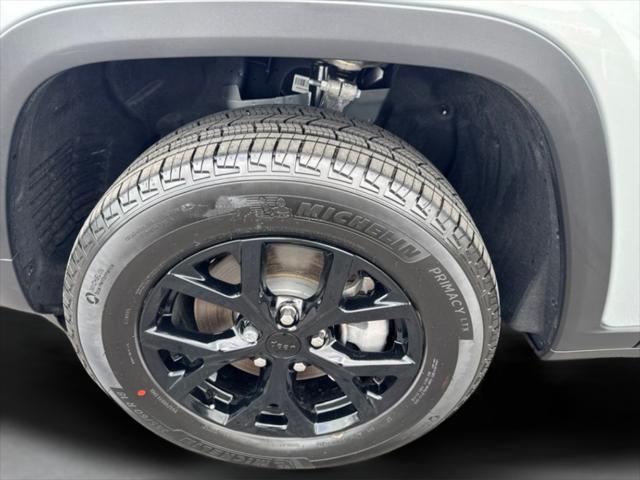 2026 Jeep Grand Cherokee L Altitude 4x4