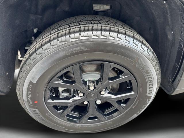 2026 Jeep Grand Cherokee L Altitude 4x4