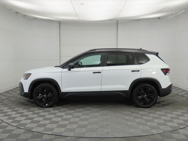 2026 Volkswagen Taos SE Black