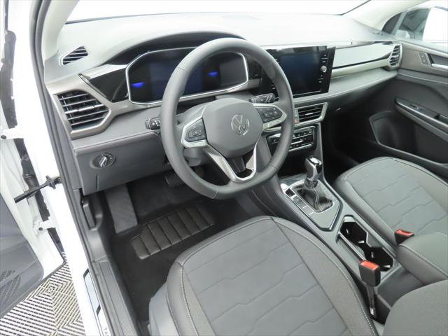 2026 Volkswagen Taos SE Black