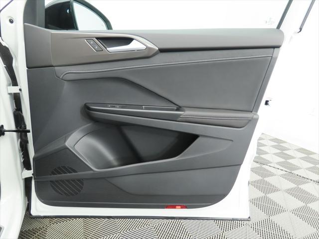 2026 Volkswagen Taos SE Black