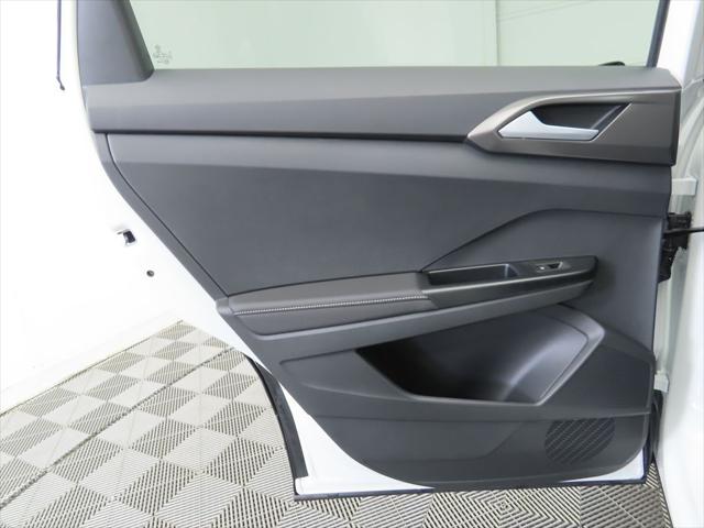 2026 Volkswagen Taos SE Black