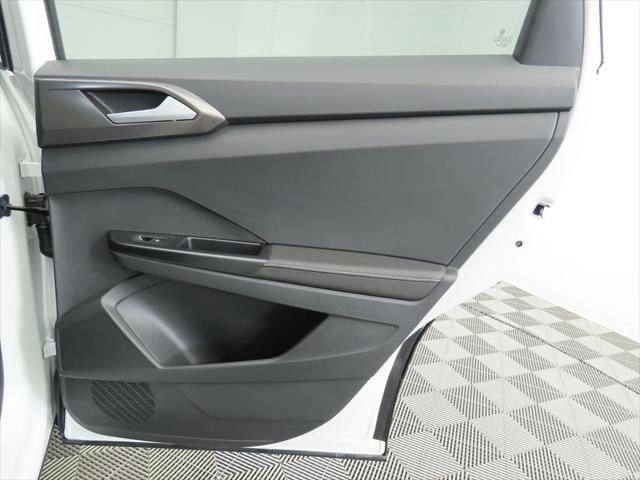 2026 Volkswagen Taos SE Black
