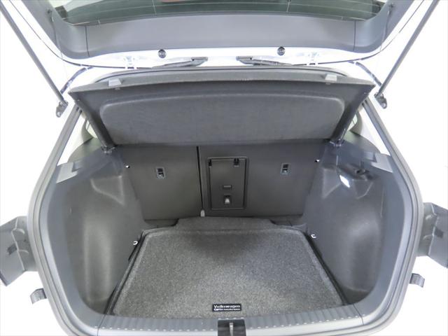 2026 Volkswagen Taos SE Black