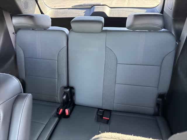 2026 GMC Acadia AT4 AWD