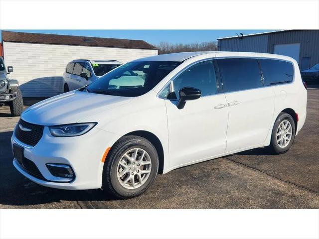 2025 Chrysler Pacifica Select for sale in Monticello, IN