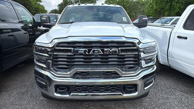 2026 RAM Ram 3500 Chassis Cab RAM 3500 TRADESMAN CREW CAB CHASSIS 4X4 60 CA