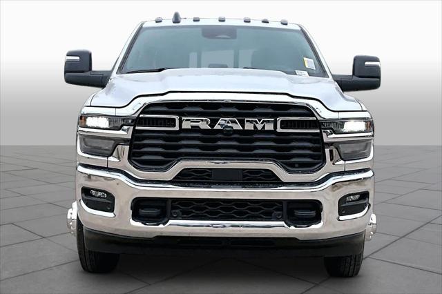 2026 RAM Ram 3500 RAM 3500 TRADESMAN CREW CAB 4X4 8 BOX