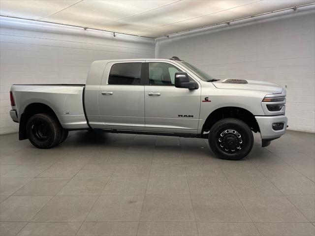 2026 RAM Ram 3500 RAM 3500 LARAMIE MEGA CAB 4X4 64 BOX 2026 RAM Ram 3500 RAM 3500 LARAMIE MEGA CAB 4X4 64 BOX