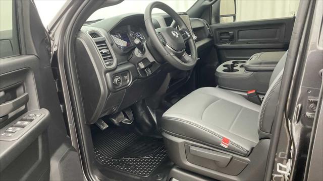 2026 RAM Ram 3500 RAM 3500 TRADESMAN CREW CAB 4X4 64 BOX