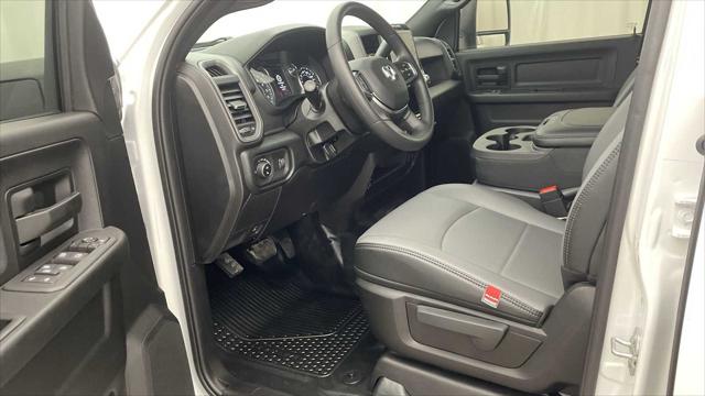2026 RAM Ram 3500 RAM 3500 TRADESMAN CREW CAB 4X4 64 BOX