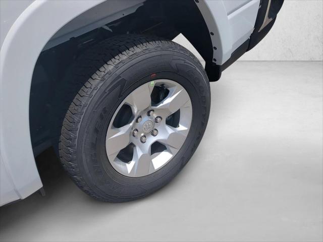 2026 Ram 1500 Lone Star Crew Cab 4x4 5'7" Box