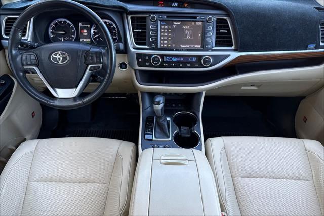 2019 Toyota Highlander Limited Platinum
